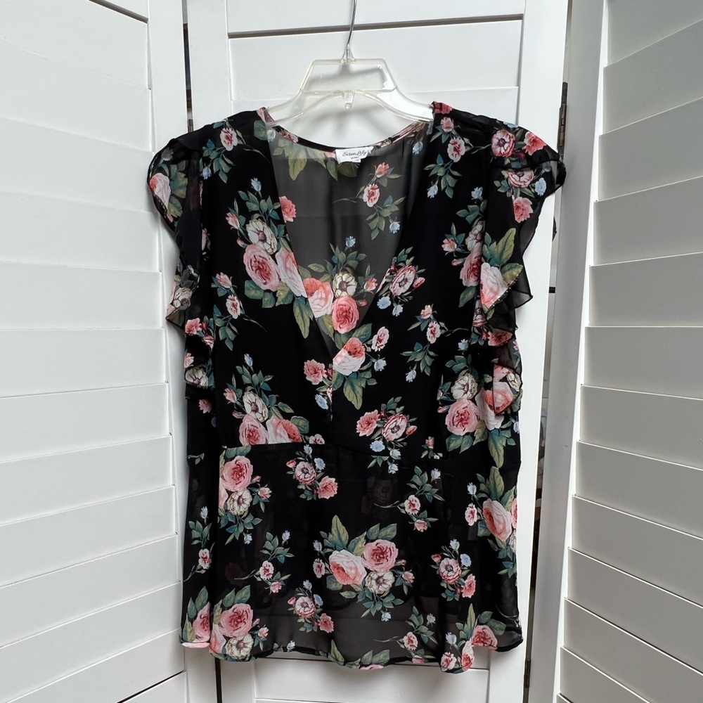 BLOUSE by SIREN LILY. SIZE 2X. FLORAL PRINT. USED LIKE NEW